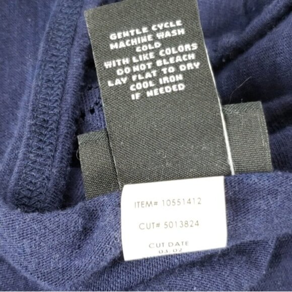 Torrid Blue Lacy Short Sleeve Tee V Neck Sheer Floral Size 1X - Picture 7 of 11